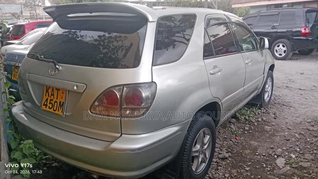 Toyota Harrier 2.4 16V 1999 Silver
