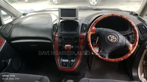 Toyota Harrier 2.4 16V 1999 Silver