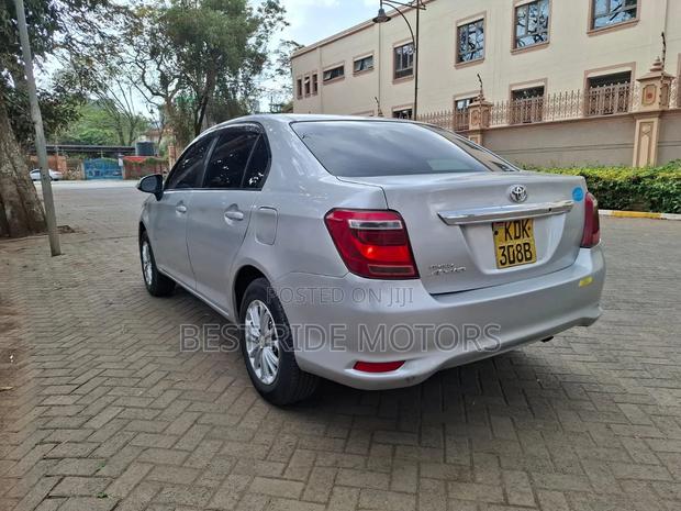 Toyota Axio 1.5 X 2WD 2015 Silver