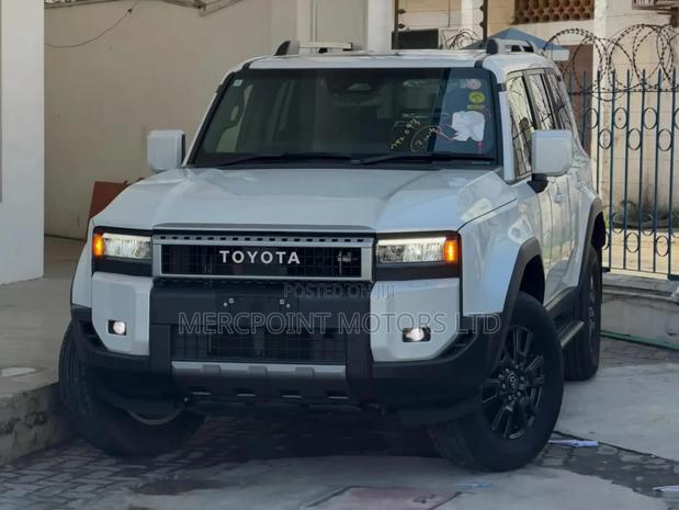 Toyota Land Cruiser Prado 2.8 2024 White