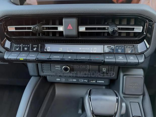 Toyota Land Cruiser Prado 2.8 2024 White
