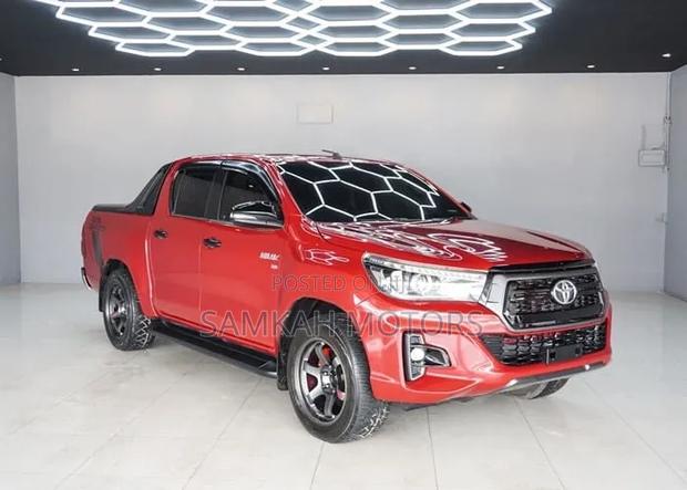 Toyota Hilux 2021 Red