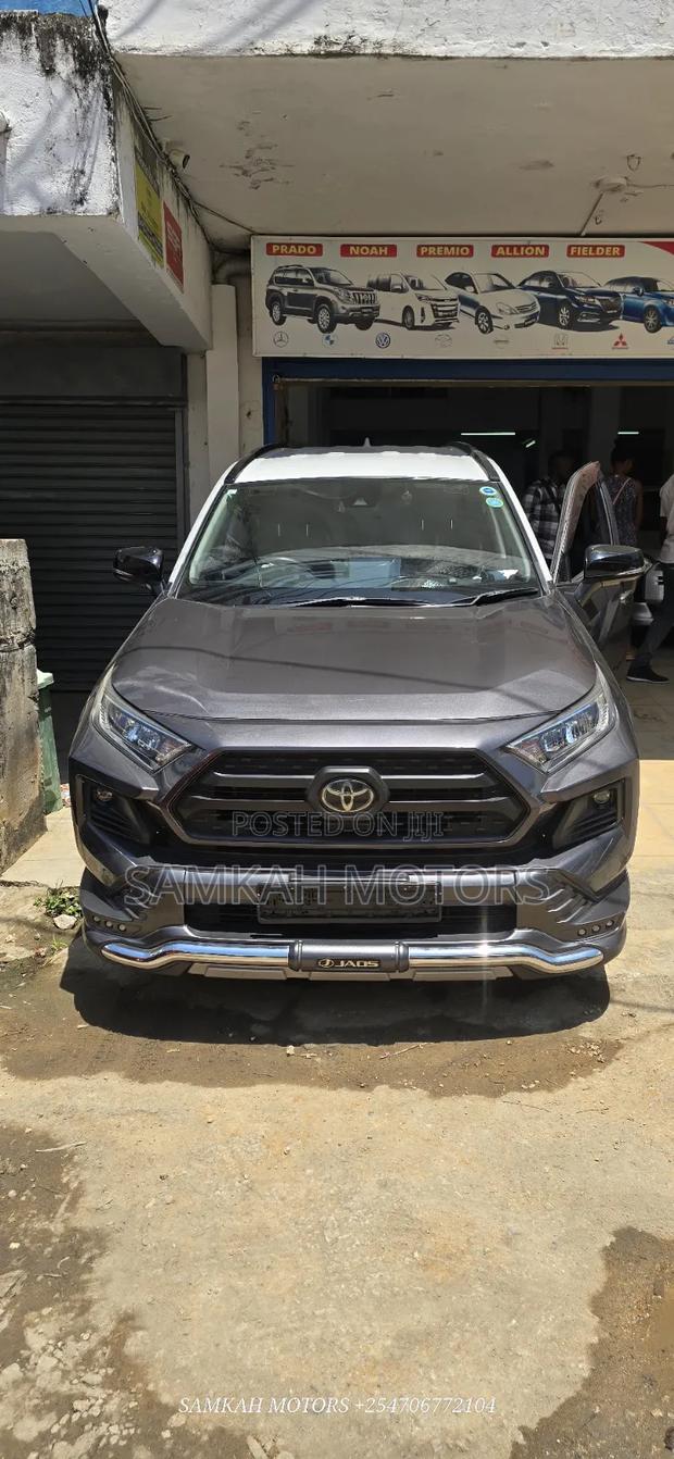 Toyota RAV4 2020 Gray