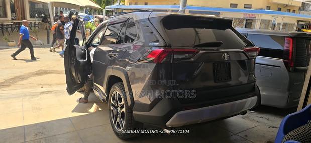 Toyota RAV4 2020 Gray