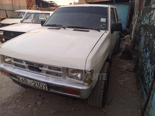 Nissan Hardbody 2005 White