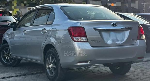 Toyota Axio 2014 Silver