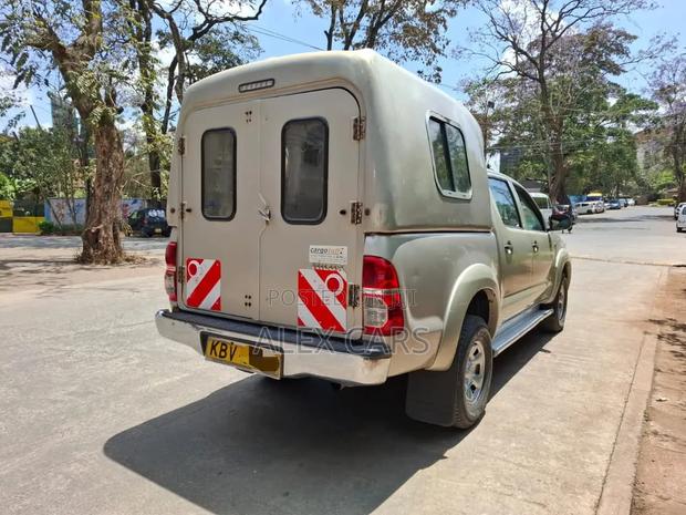 Toyota Hilux 2012 Silver