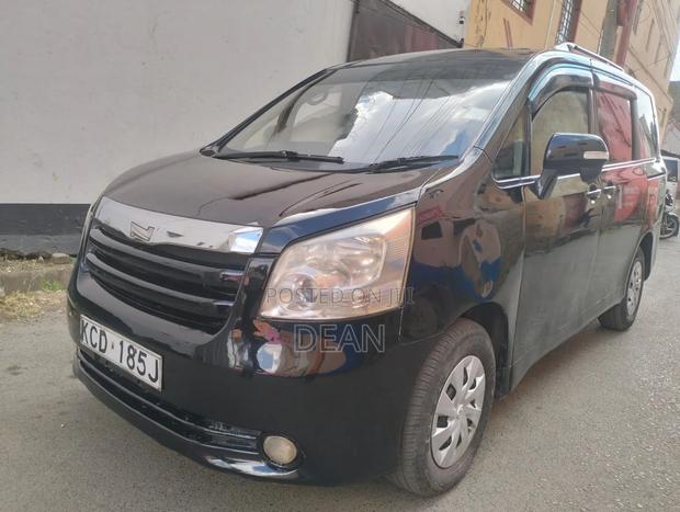 Toyota Noah 2009 Black