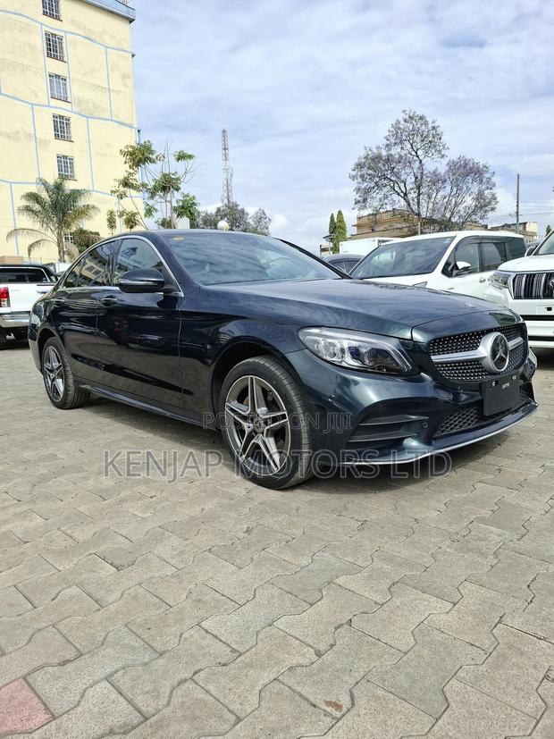 Mercedes-Benz C200 2019 Green