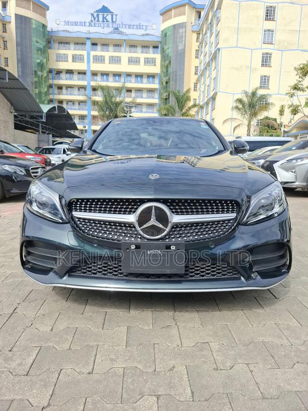 Mercedes-Benz C200 2019 Green