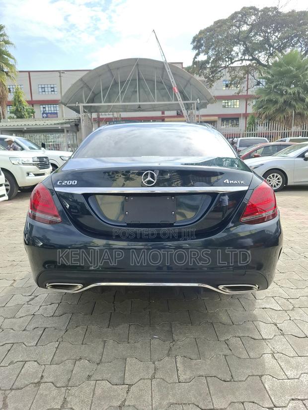 Mercedes-Benz C200 2019 Green