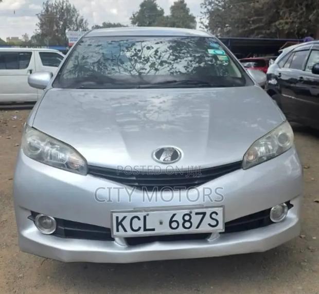 Toyota Wish 2011 Silver