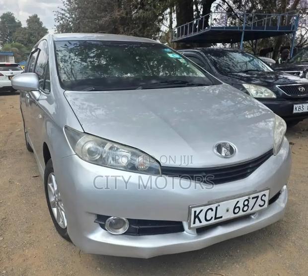 Toyota Wish 2011 Silver