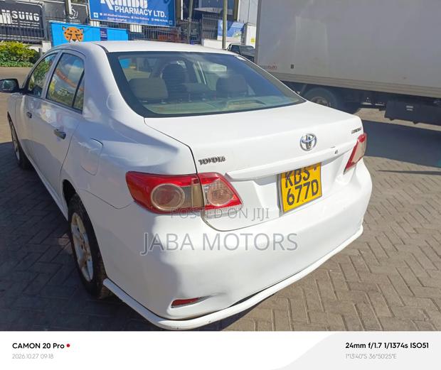Toyota Corolla 2011 White