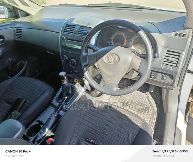 Toyota Corolla 2011 White