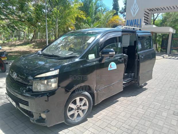Toyota Voxy 2008 Black