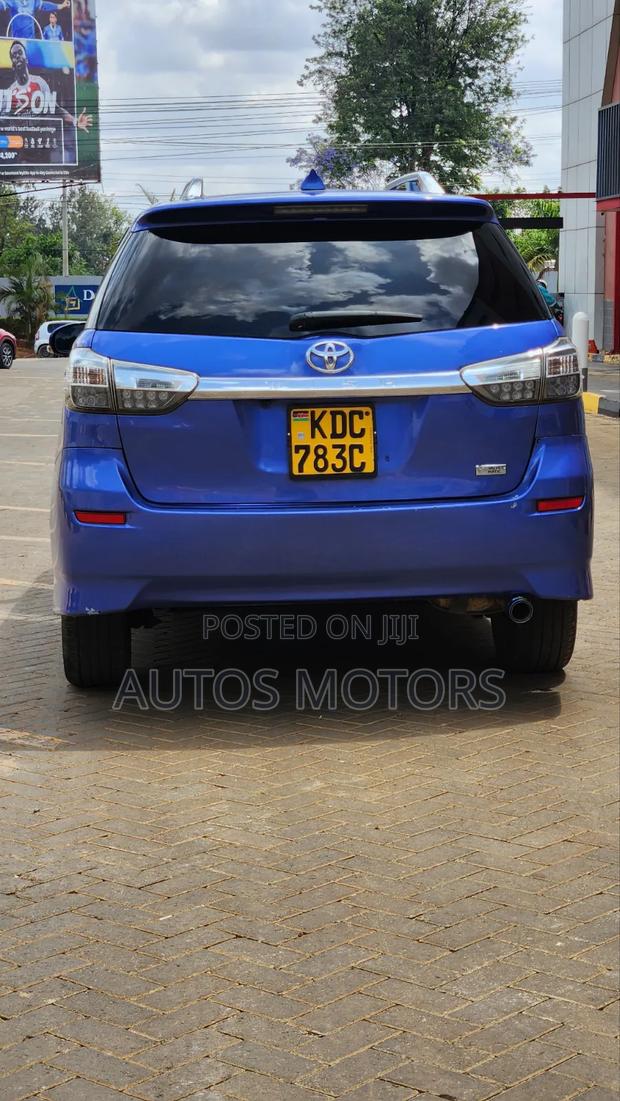 Toyota Wish 2014 Blue