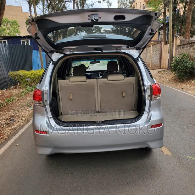 Toyota Wish 2010 Silver