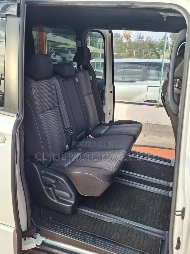 Toyota Noah 2.0 FWD (8 Seater) 2019 White