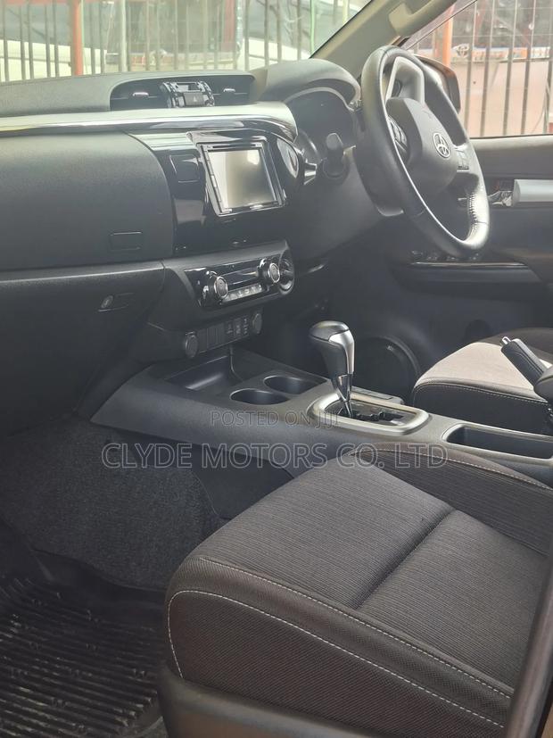 Toyota Hilux 2.4 Diesel 2020 Black