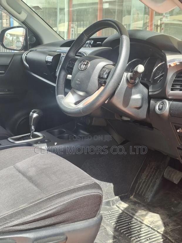 Toyota Hilux 2.4 Diesel 2020 Black