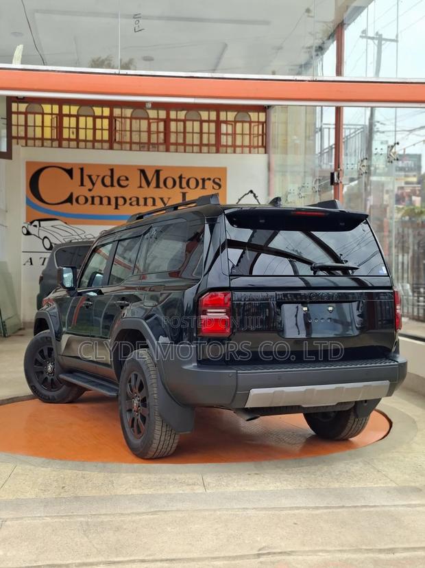Toyota Land Cruiser Prado 2024 Black
