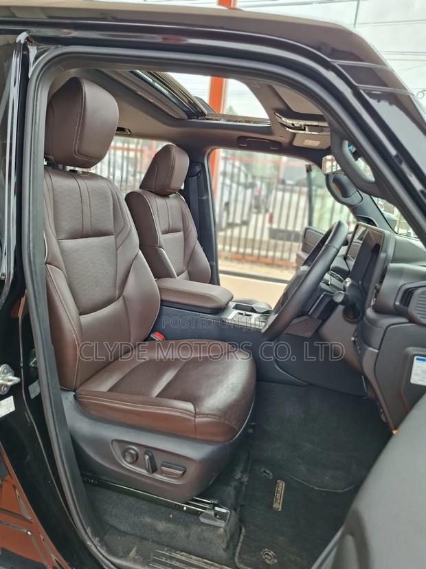 Toyota Land Cruiser Prado 2024 Black