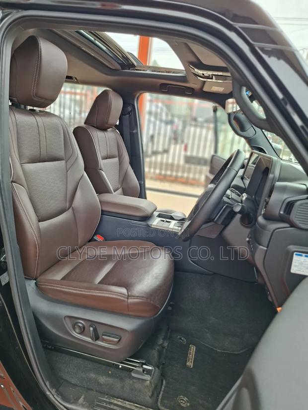 Toyota Land Cruiser Prado 2024 Black