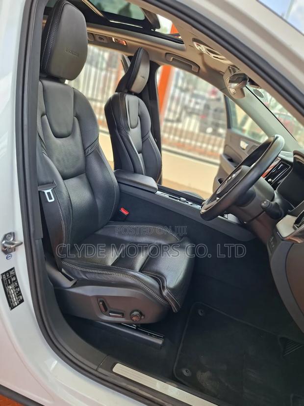 Volvo XC60 2019 White