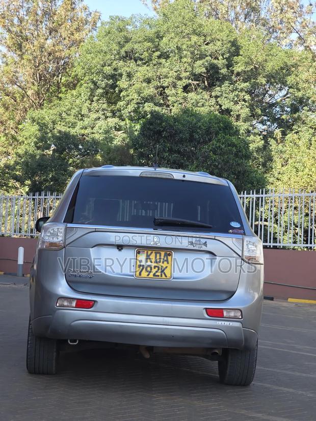 Mitsubishi Outlander 2014 Silver