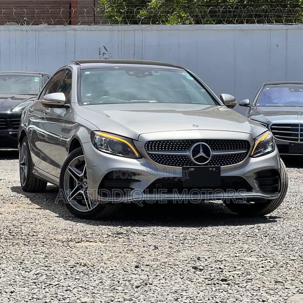Mercedes-Benz C200 2019 Gold