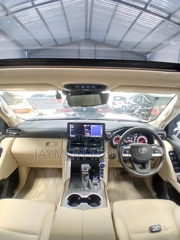Toyota Land Cruiser 2024