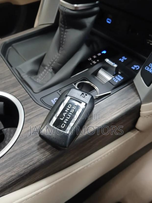 Toyota Land Cruiser 2024