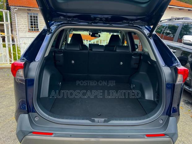 Toyota RAV4 2019 Blue
