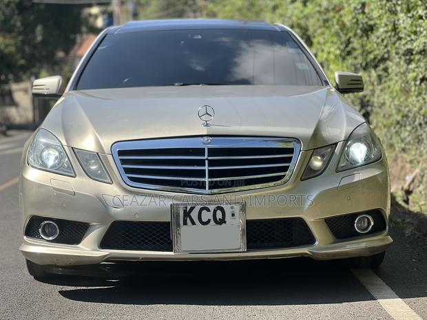 Mercedes-Benz E250 2011 Gold