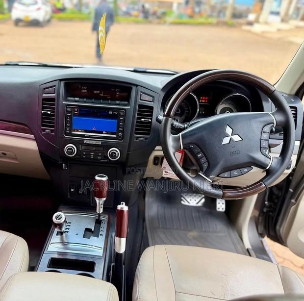 Mitsubishi Pajero 3.8 V6 GLS/GLX 2011 Gray