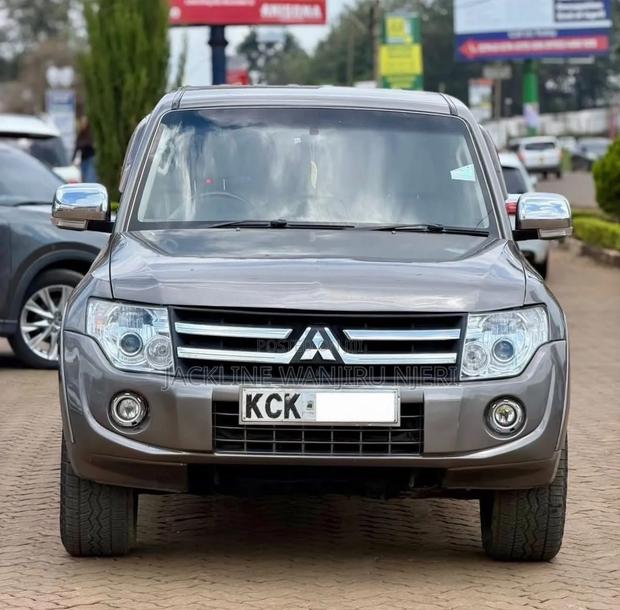 Mitsubishi Pajero 3.8 V6 GLS/GLX 2011 Gray
