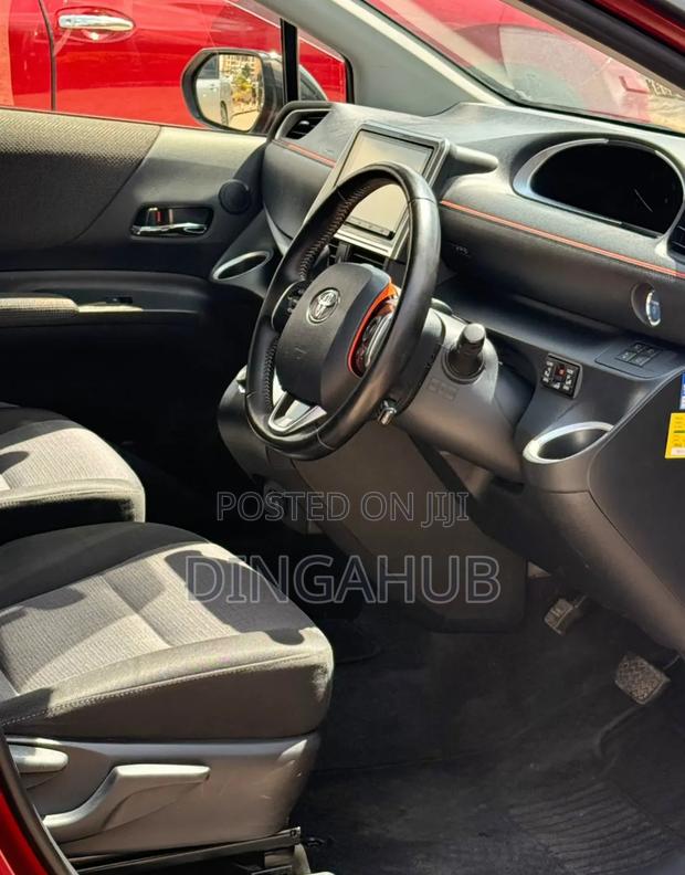 Toyota Sienta 1.5 Hybrid FWD (6-seater) 2019 Red