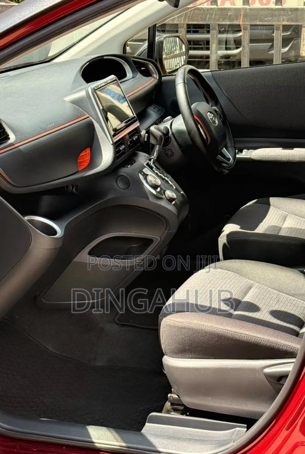 Toyota Sienta 1.5 Hybrid FWD (6-seater) 2019 Red