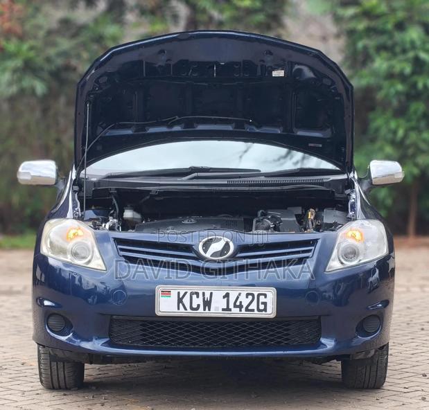 Toyota Auris 2011 Blue