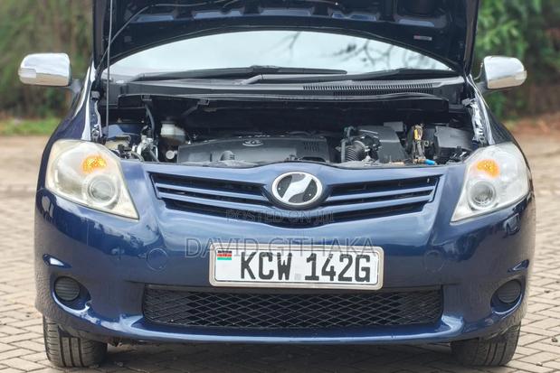 Toyota Auris 2011 Blue