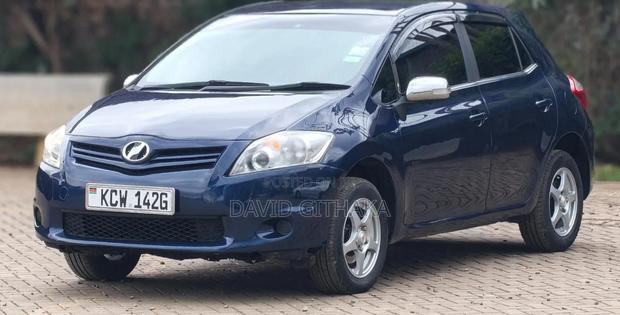 Toyota Auris 2011 Blue