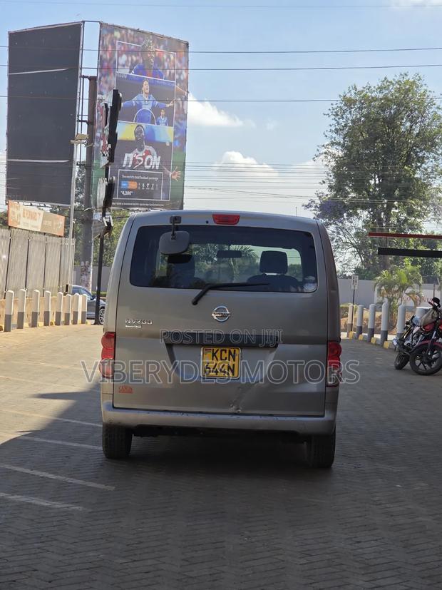 Nissan NV200 2011 Gray