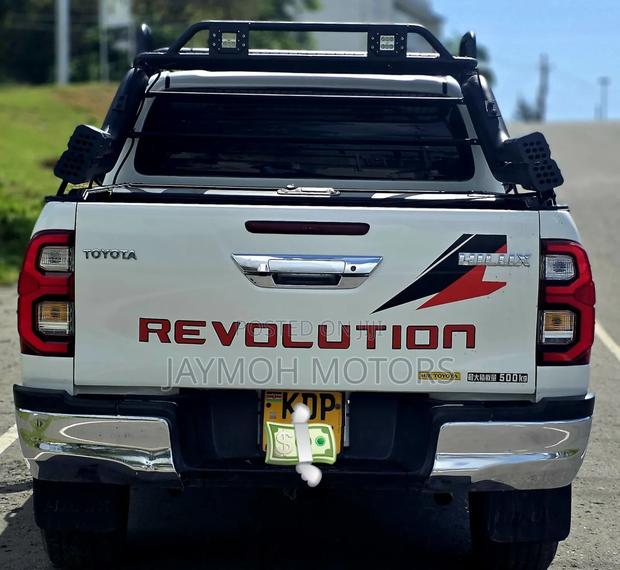 Toyota Hilux 2019 Off white