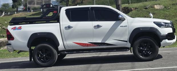 Toyota Hilux 2019 Off white