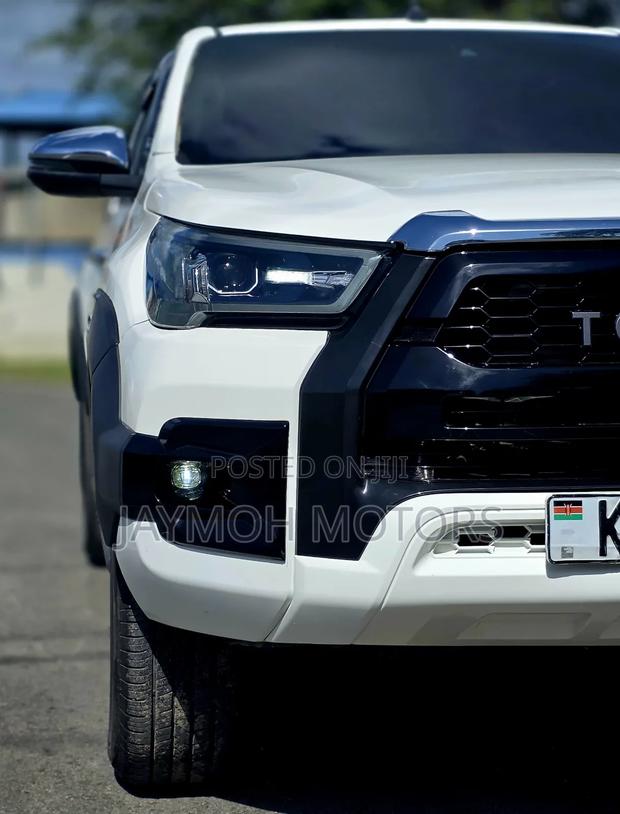 Toyota Hilux 2019 Off white