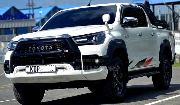 Toyota Hilux 2019 Off white
