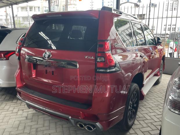 Toyota Land Cruiser Prado 2.7 2021 Red