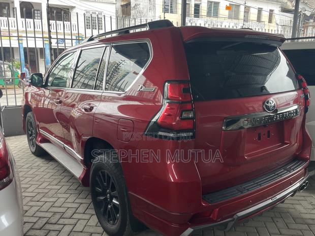 Toyota Land Cruiser Prado 2.7 2021 Red