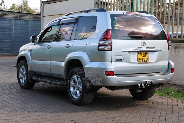 Toyota Land Cruiser Prado 2006 Silver